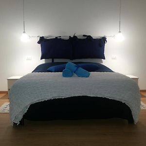 Camera grande con letto king size
